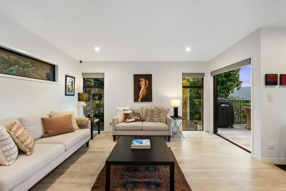 Photos of 112B Coates Avenue