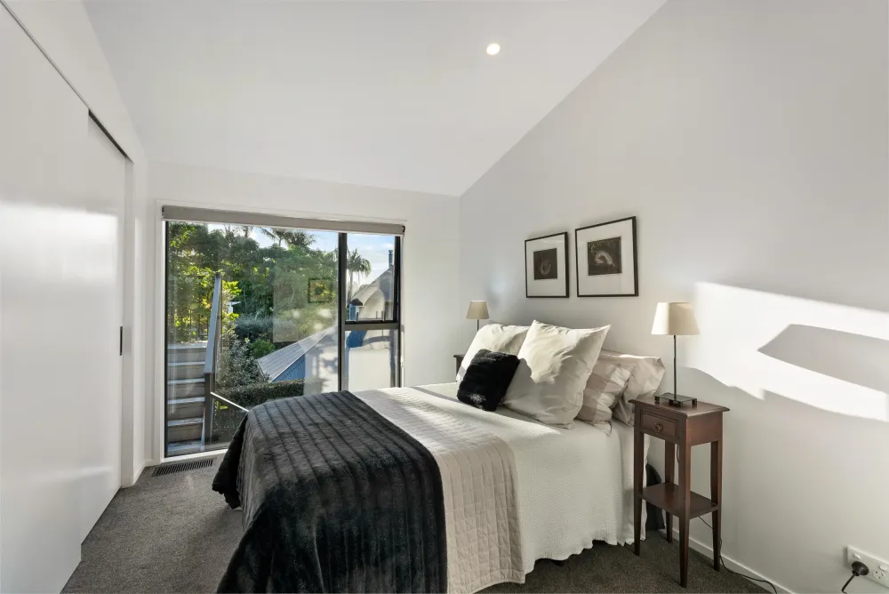 Photos of 112B Coates Avenue