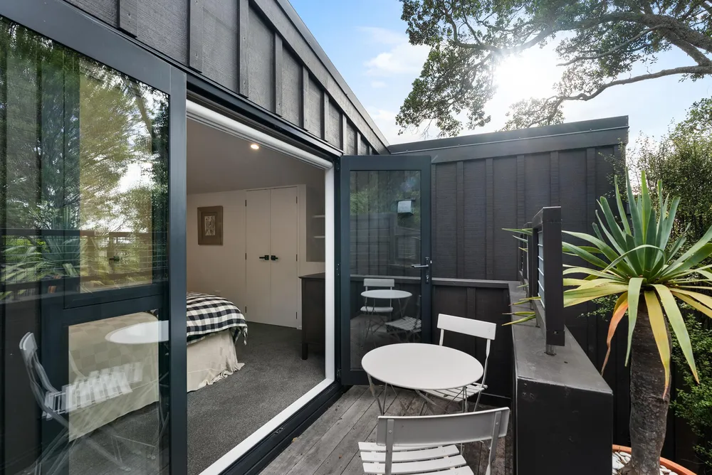 Photos of 112B Coates Avenue