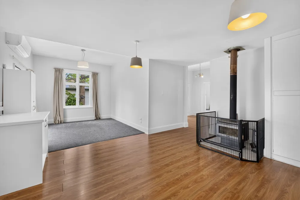 Photos of 11 Woodville Street