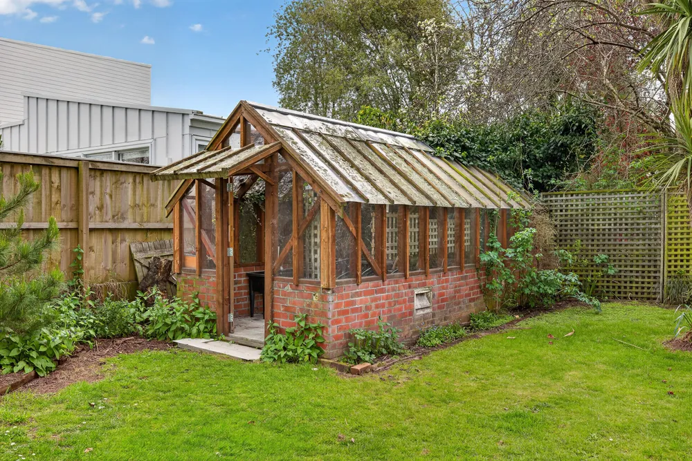 Photos of 11 Woodville Street