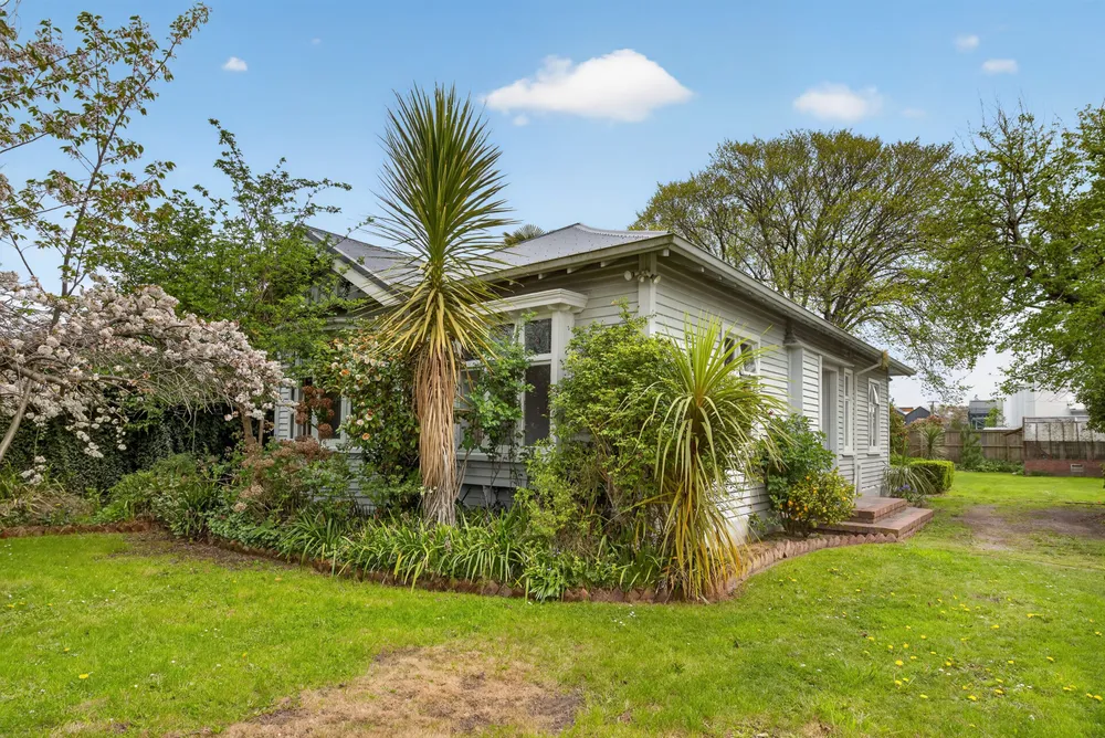 Photos of 11 Woodville Street
