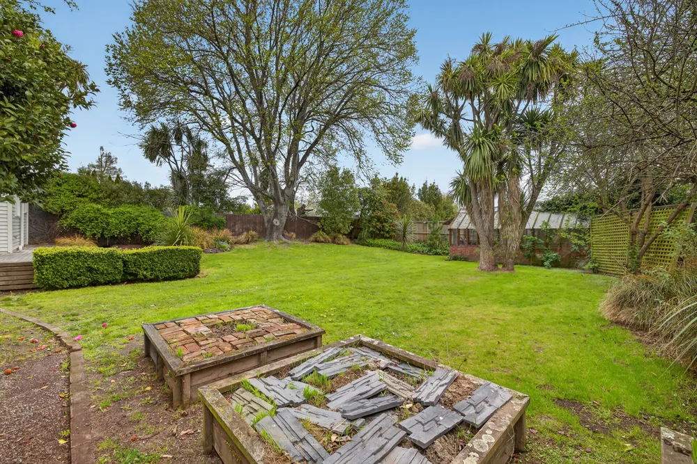 Photos of 11 Woodville Street