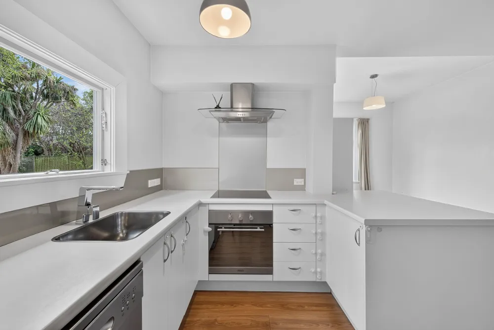 Photos of 11 Woodville Street