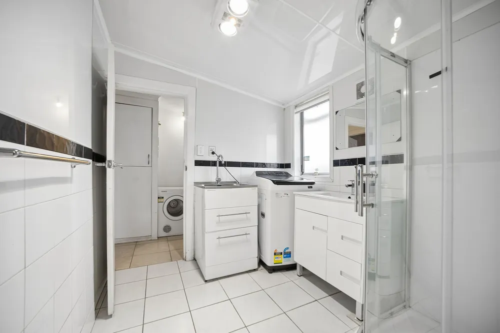 Photos of 17A Arran Street