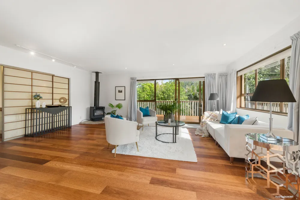Photos of 42 Coroglen Avenue