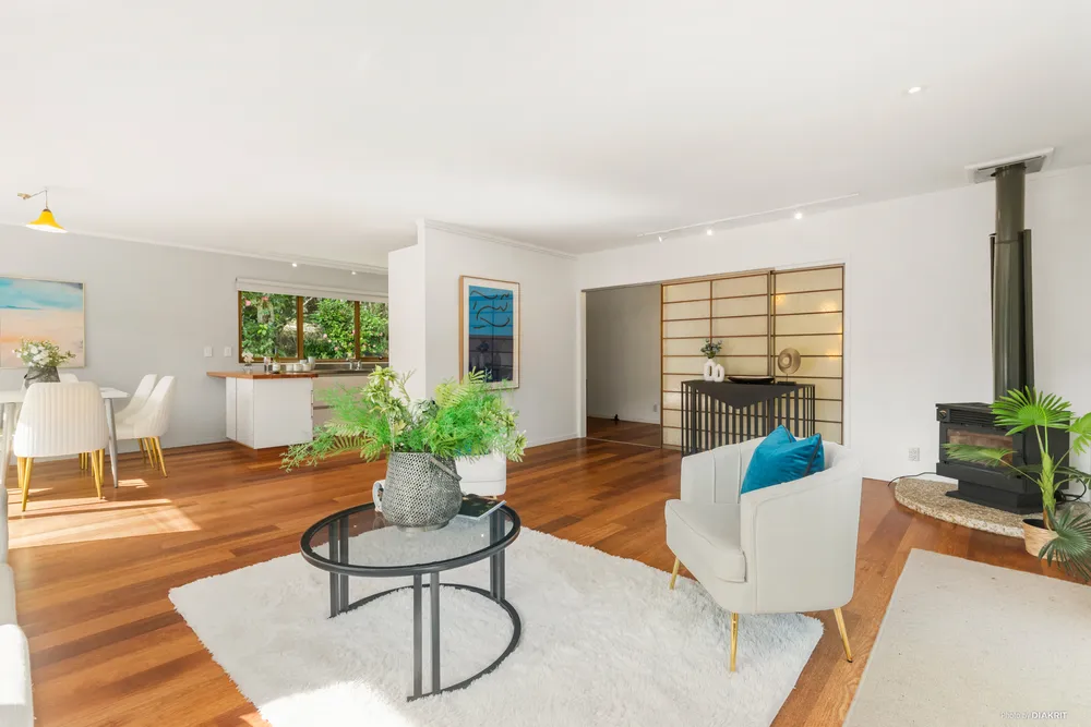 Photos of 42 Coroglen Avenue