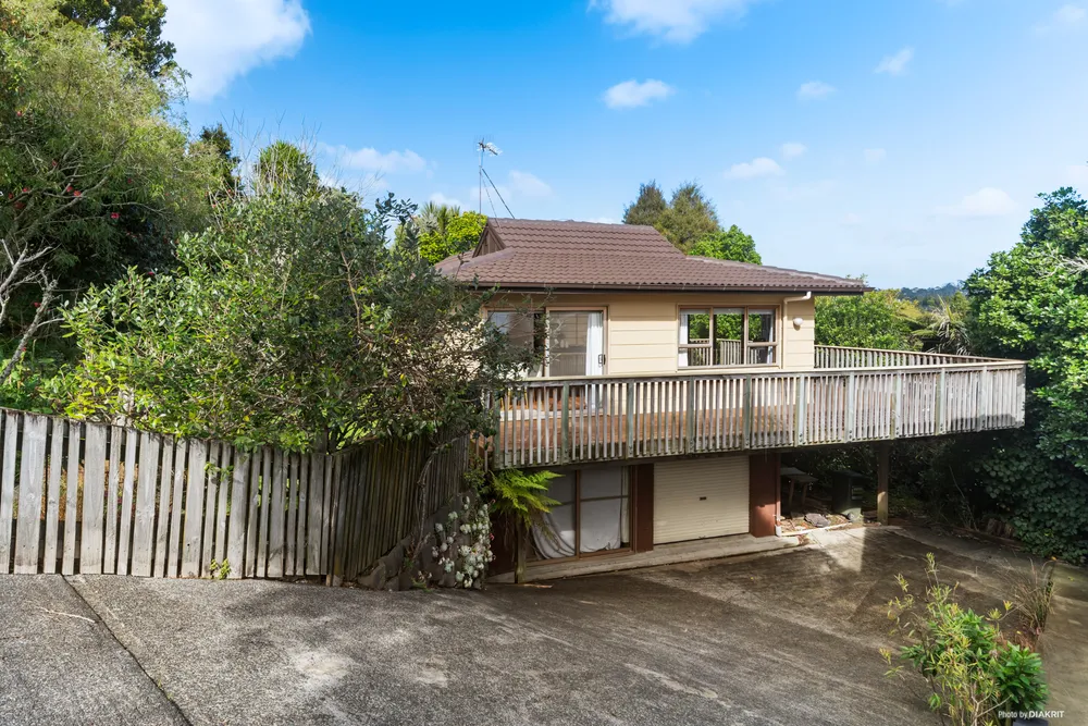 Photos of 42 Coroglen Avenue