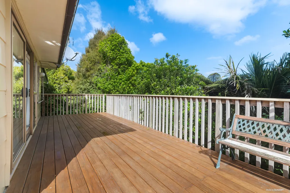 Photos of 42 Coroglen Avenue