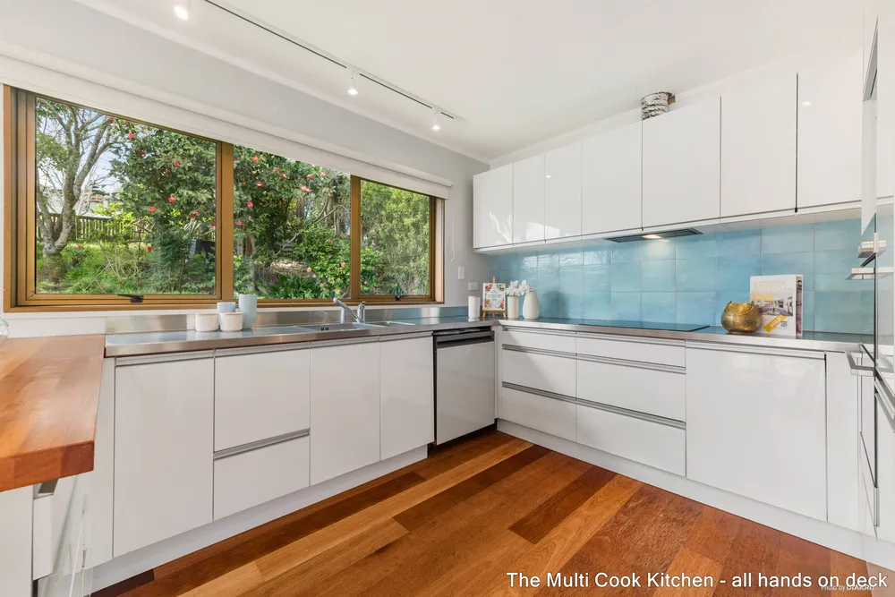 Photos of 42 Coroglen Avenue