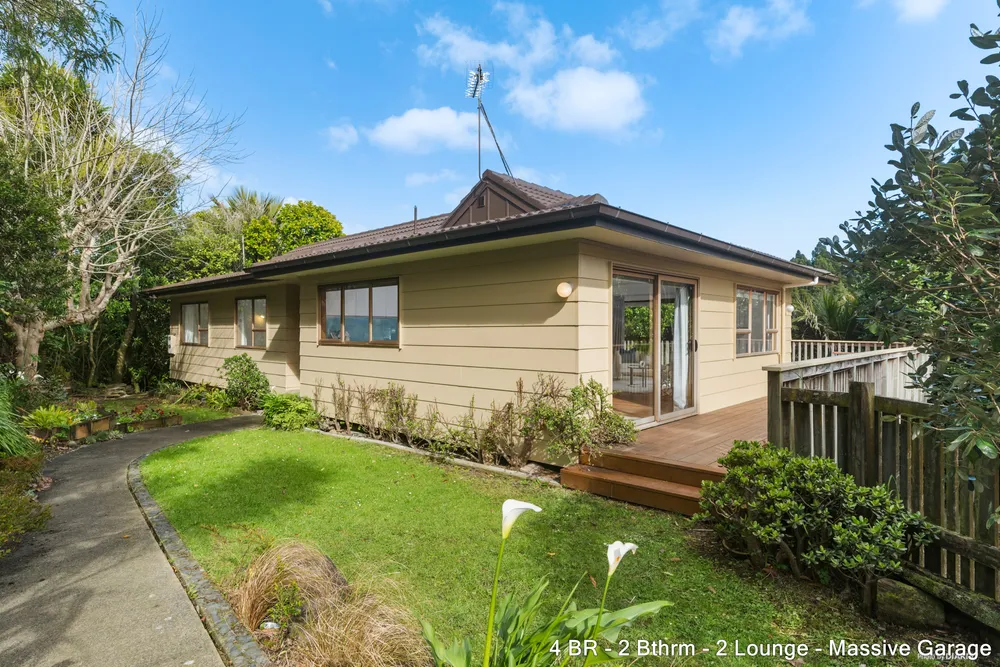 Photos of 42 Coroglen Avenue