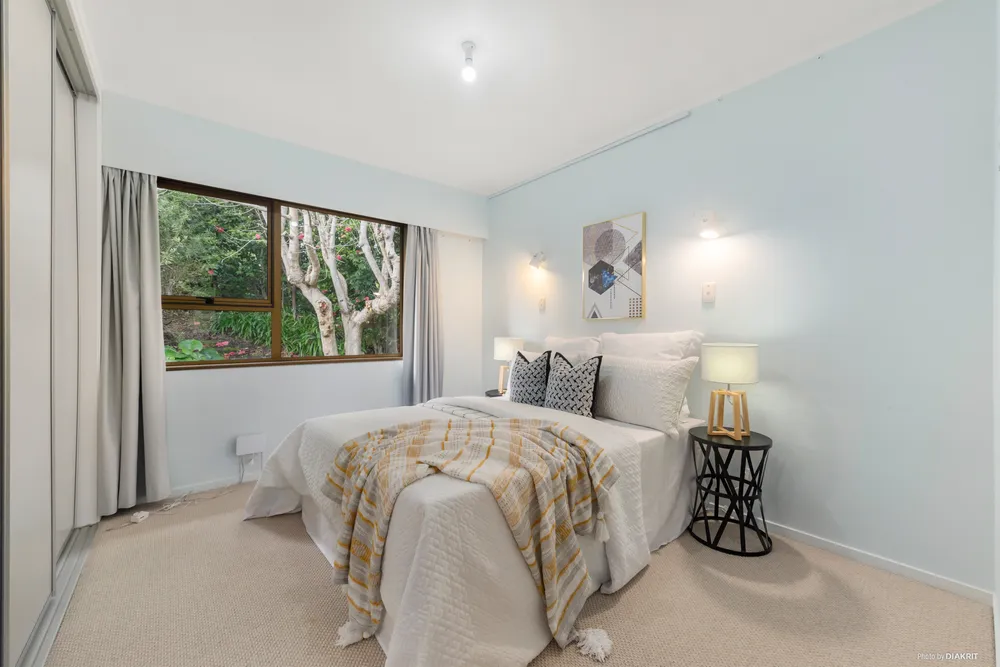 Photos of 42 Coroglen Avenue