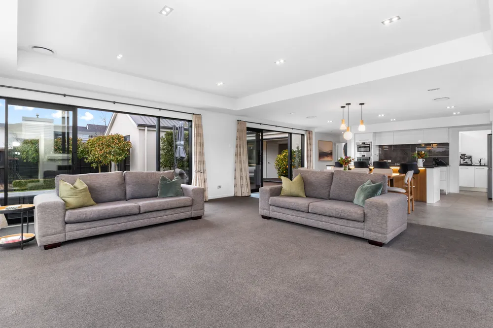 Photos of 1 Findlay Avenue