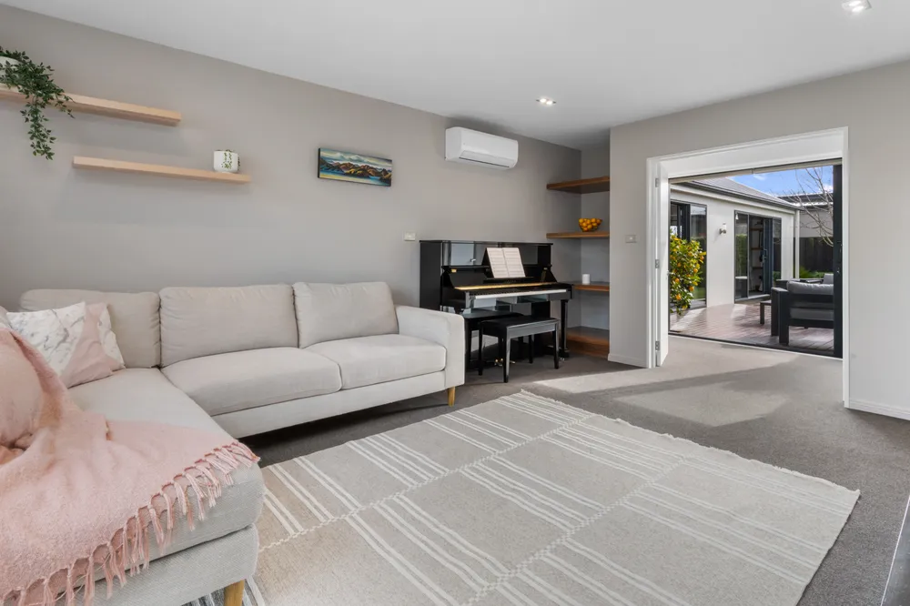 Photos of 1 Findlay Avenue