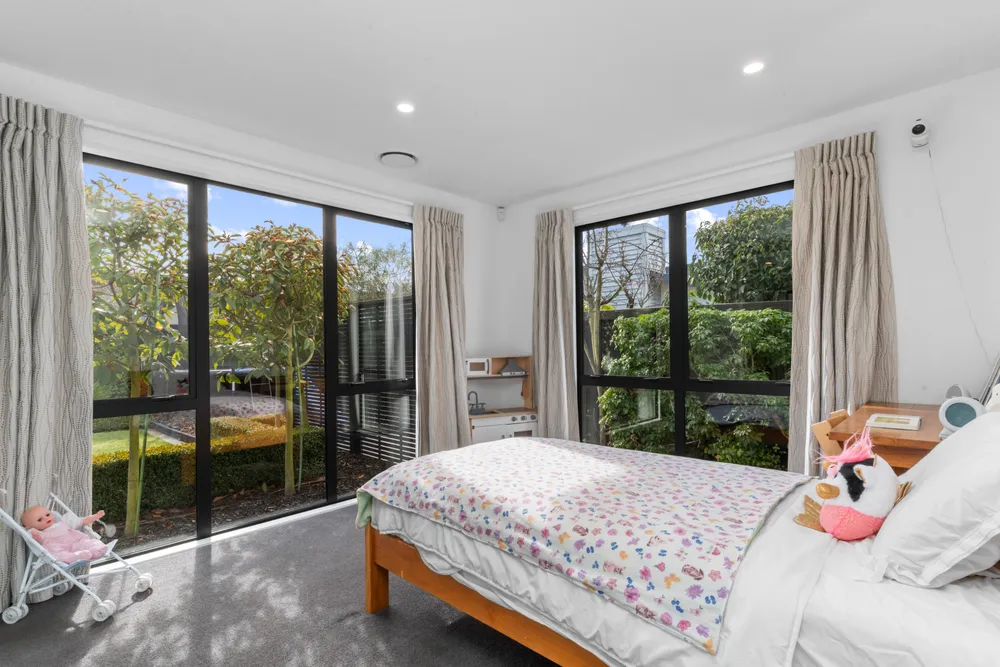 Photos of 1 Findlay Avenue