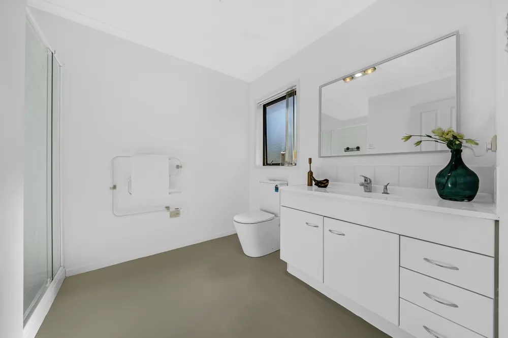 Photos of 115 Bushlands Park Drive