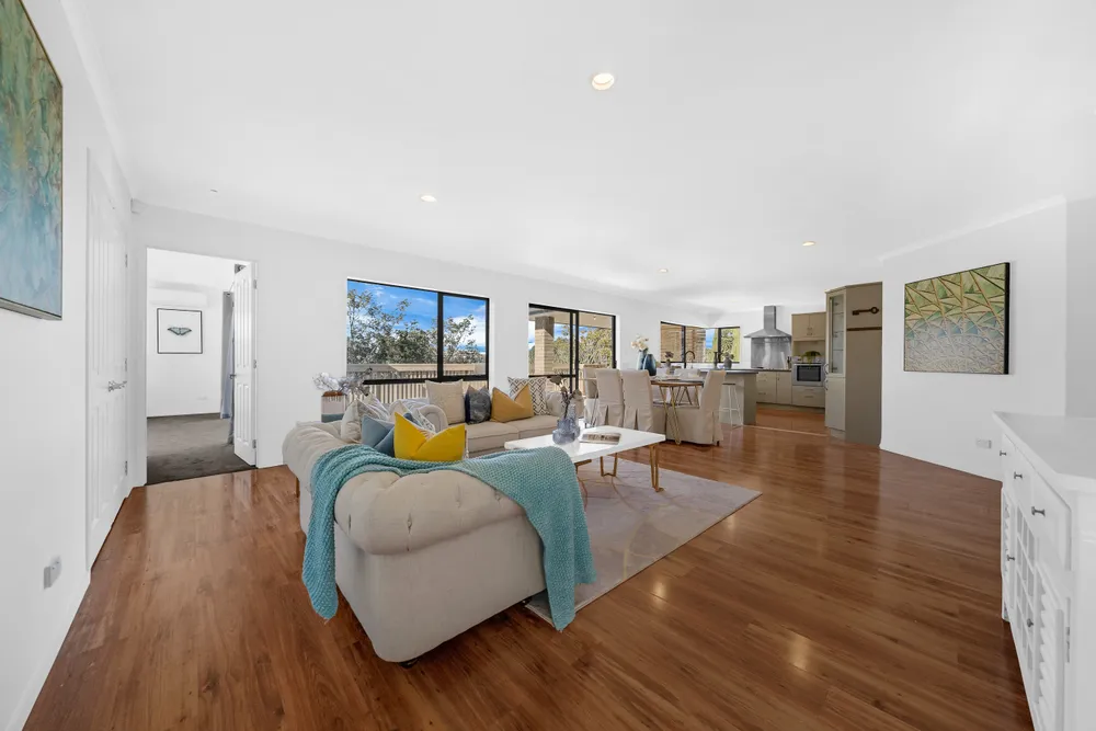 Photos of 115 Bushlands Park Drive