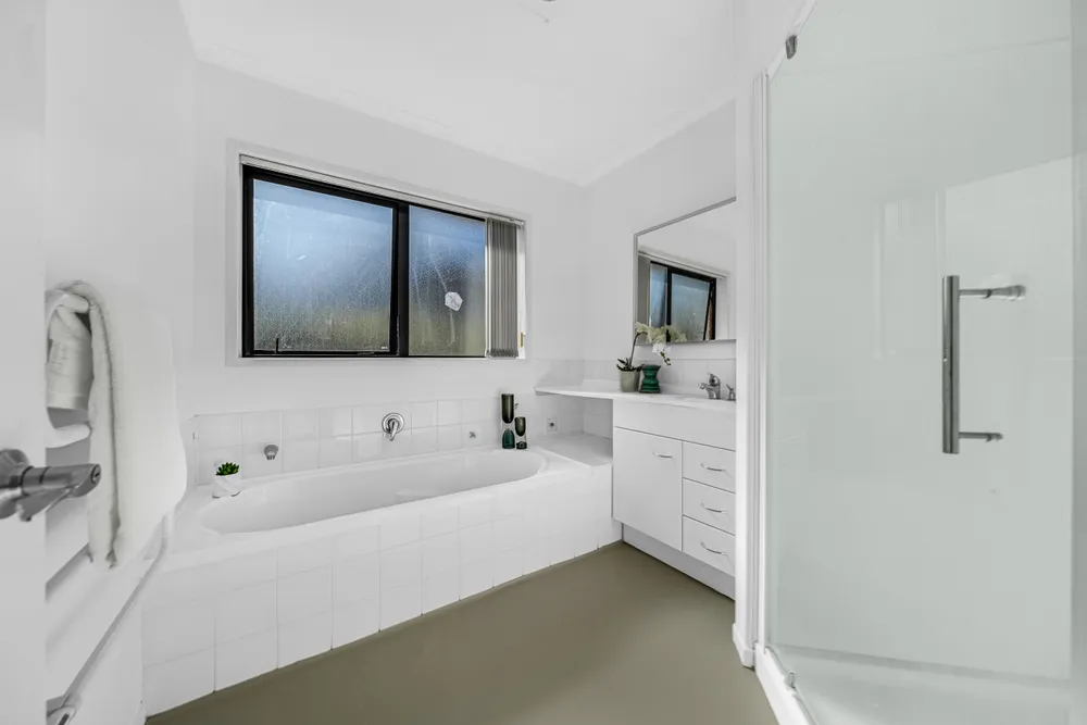 Photos of 115 Bushlands Park Drive