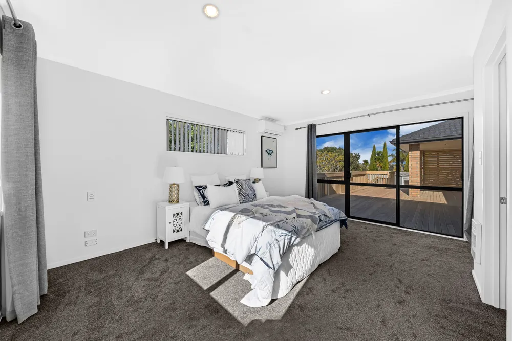 Photos of 115 Bushlands Park Drive