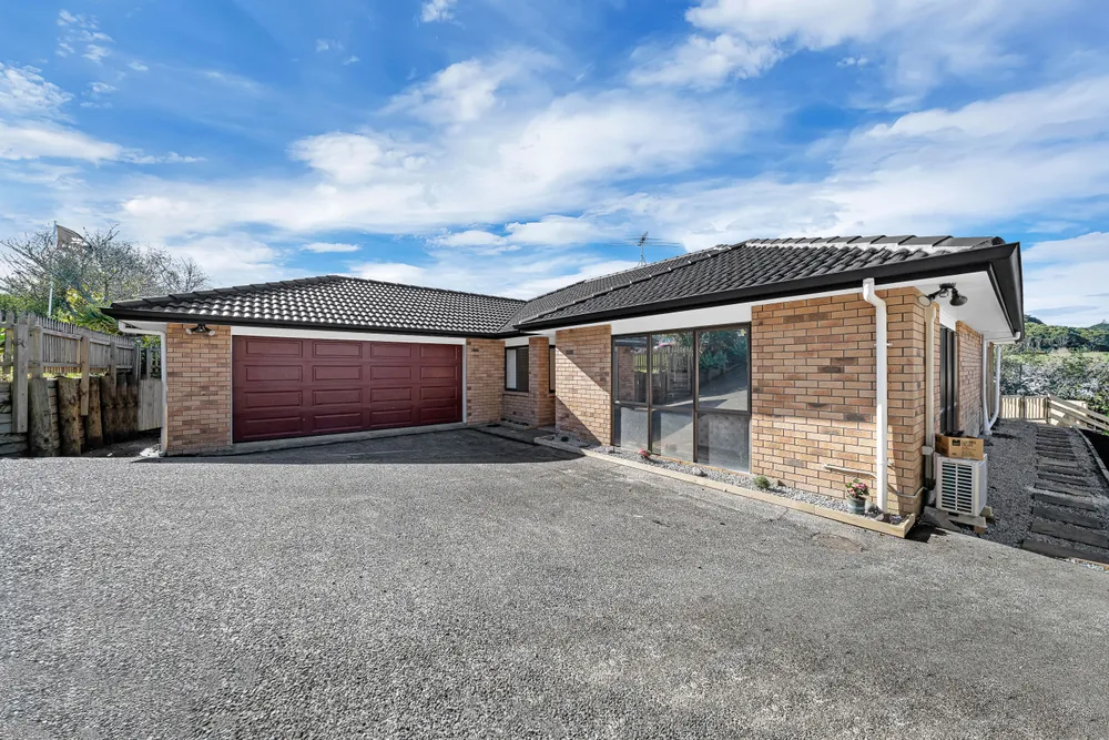 Photos of 115 Bushlands Park Drive