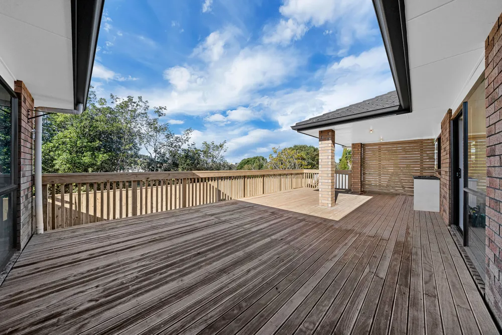 Photos of 115 Bushlands Park Drive