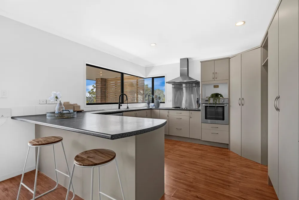 Photos of 115 Bushlands Park Drive