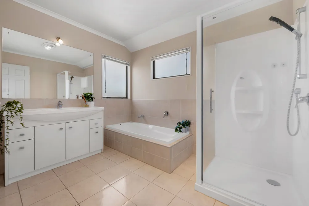 Photos of 21 Speyside Crescent
