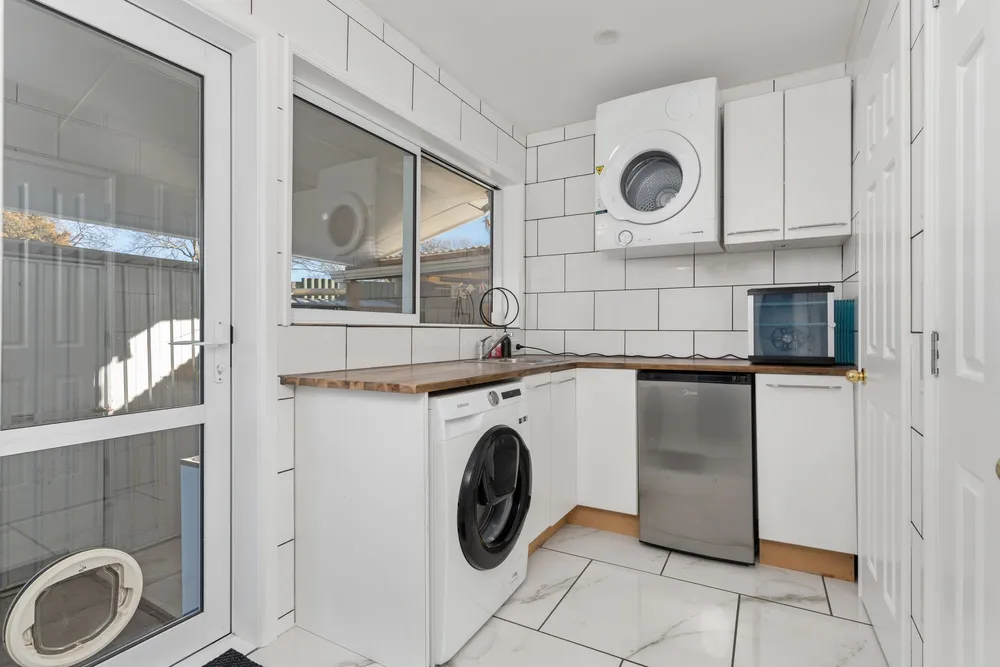 Photos of 17 Kinver Place