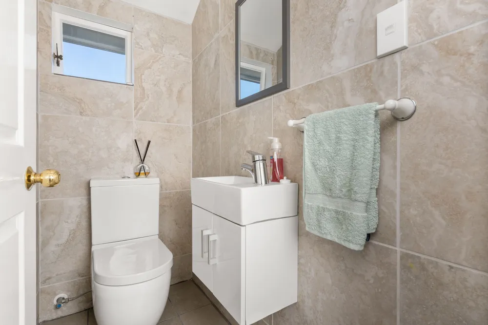 Photos of 17 Kinver Place