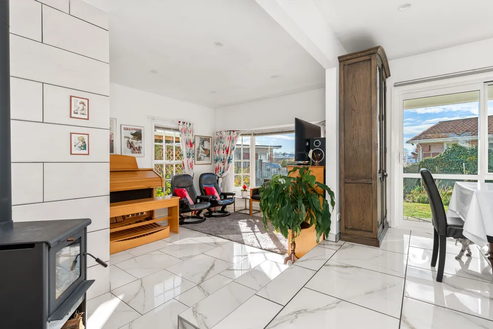 Photos of 17 Kinver Place