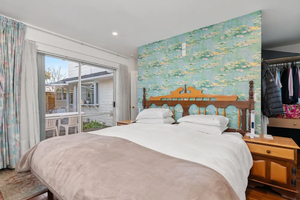 Photos of 17 Kinver Place