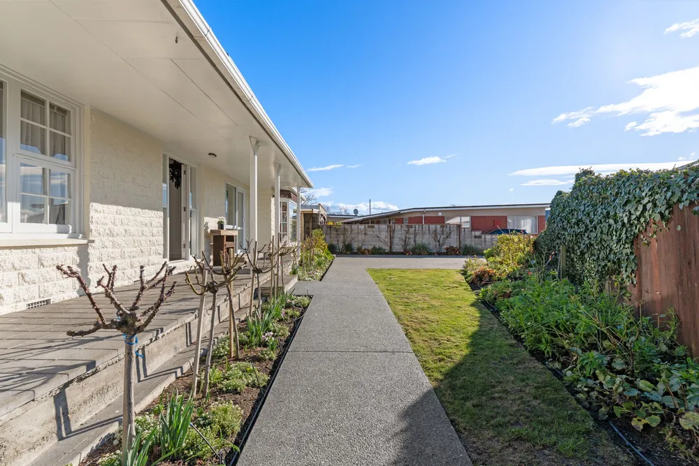 Photos of 17 Kinver Place