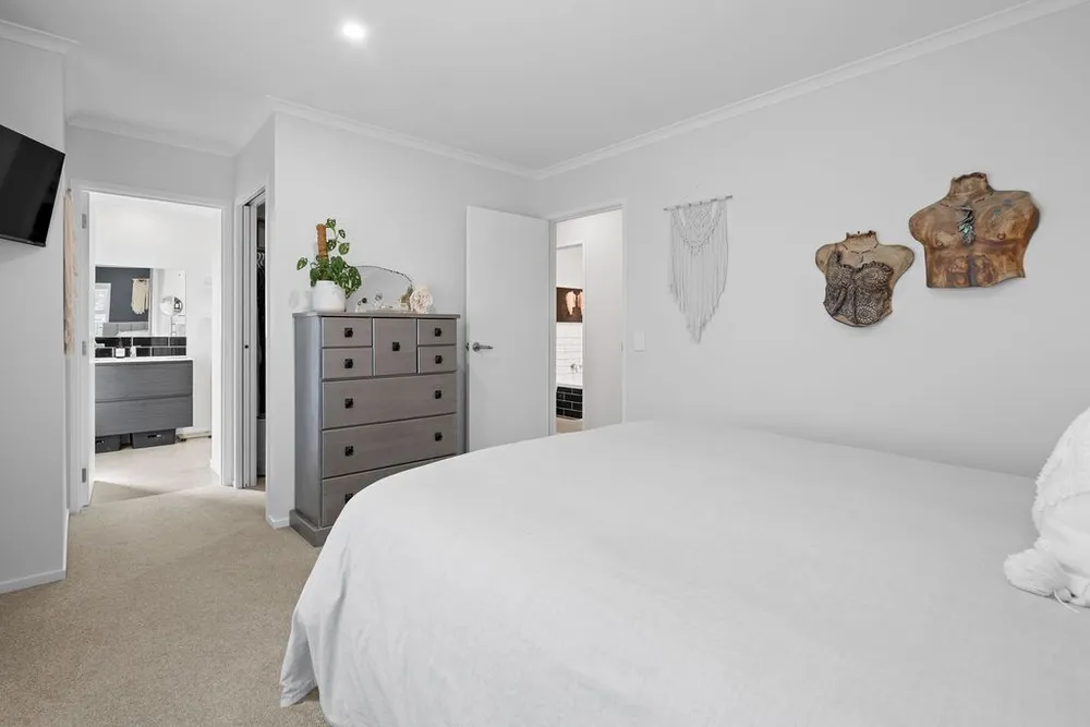Photos of 3 Katerini Grove