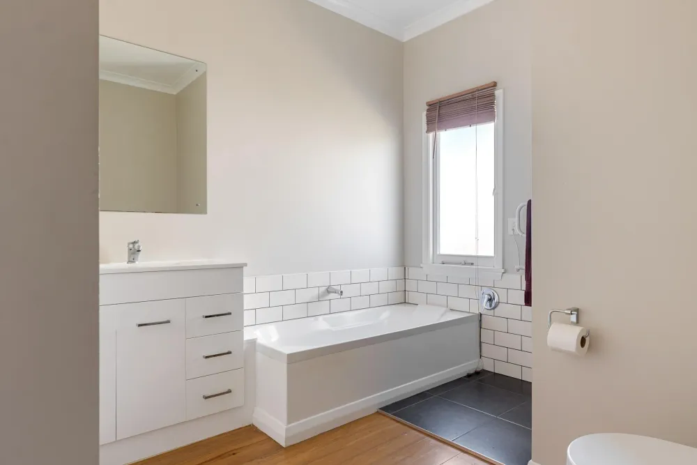 Photos of 30 Cook Street