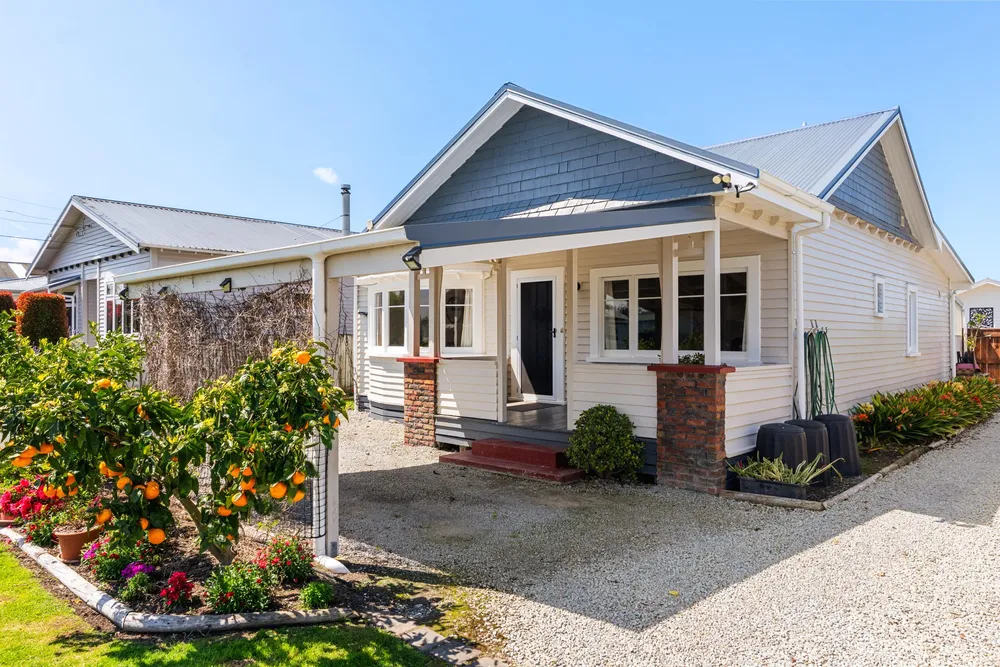 Photos of 30 Cook Street