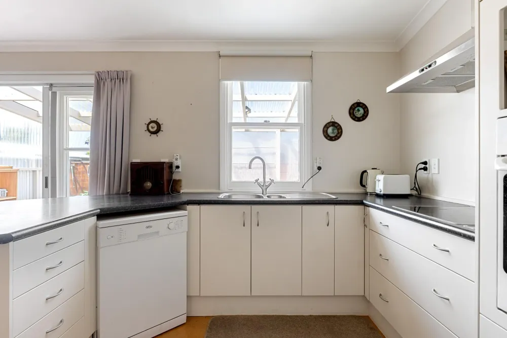 Photos of 30 Cook Street