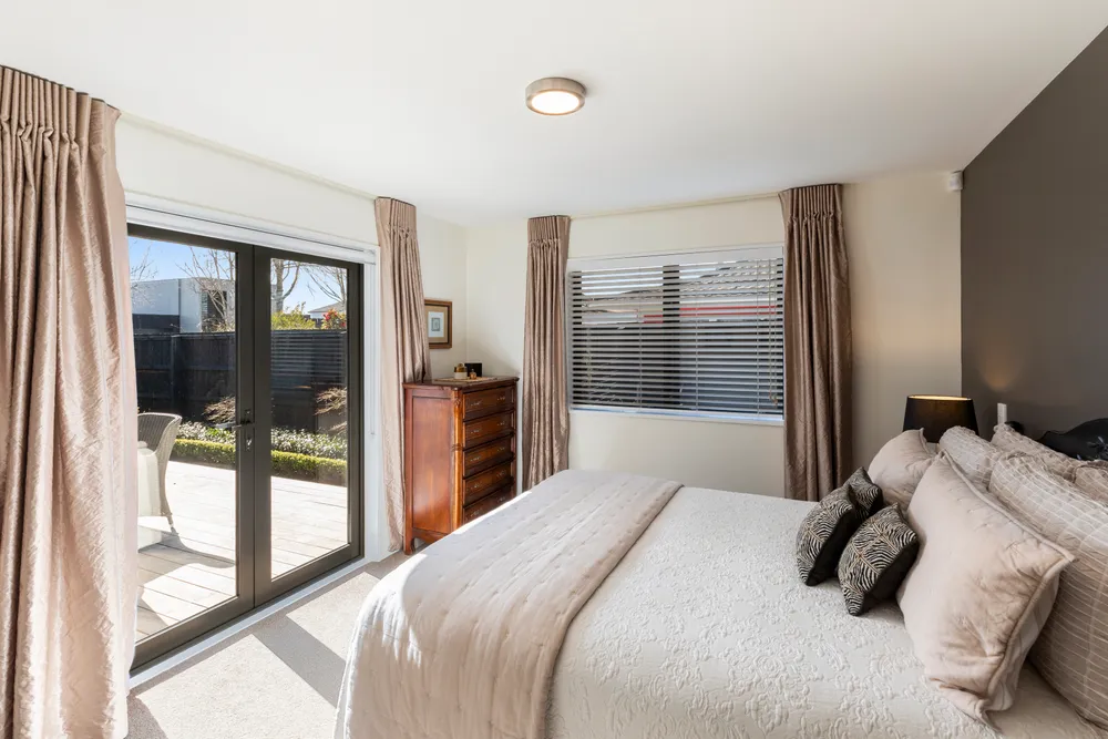 Photos of 92 Rugby Street