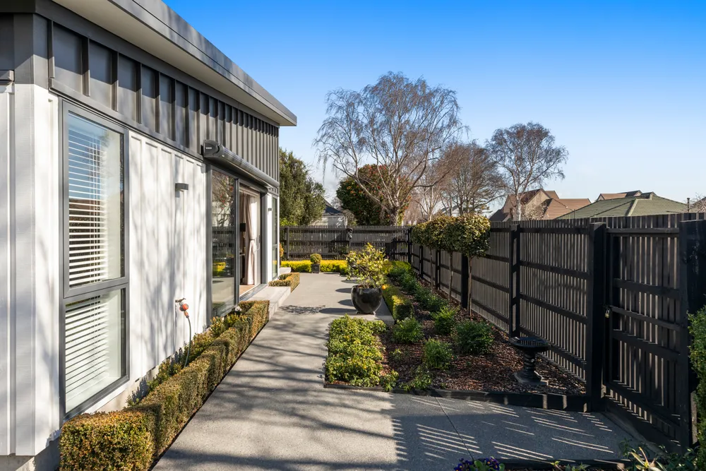 Photos of 92 Rugby Street