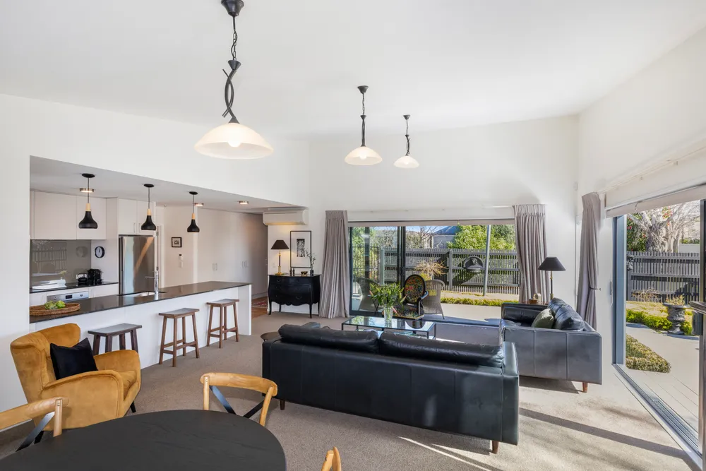 Photos of 92 Rugby Street