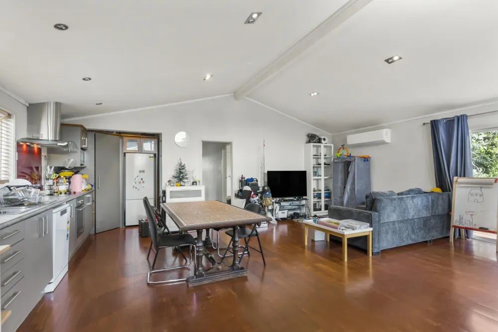 Photos of 197 Abbotts Way