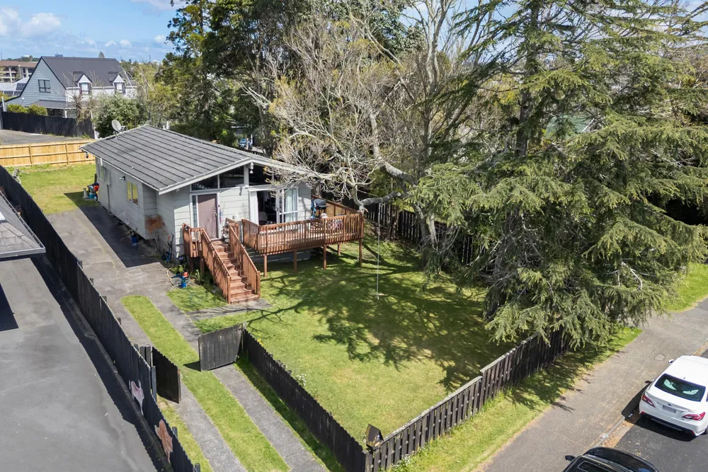 Photos of 197 Abbotts Way