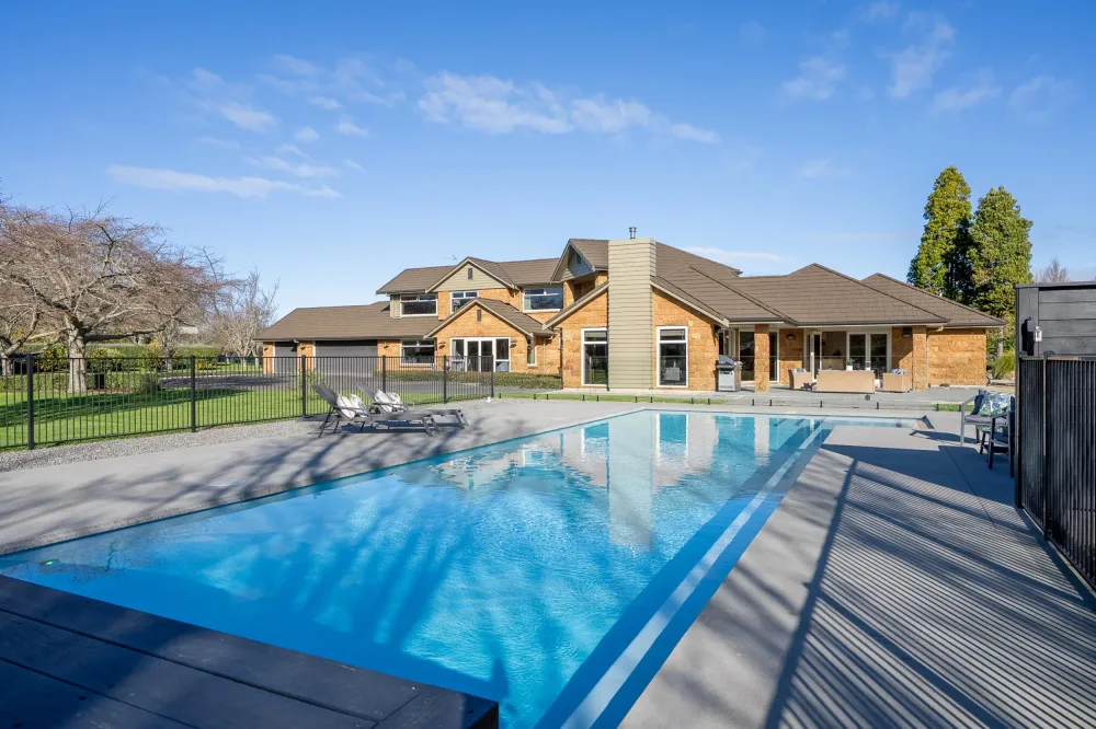 Photos of 13 Meadowgreen Drive