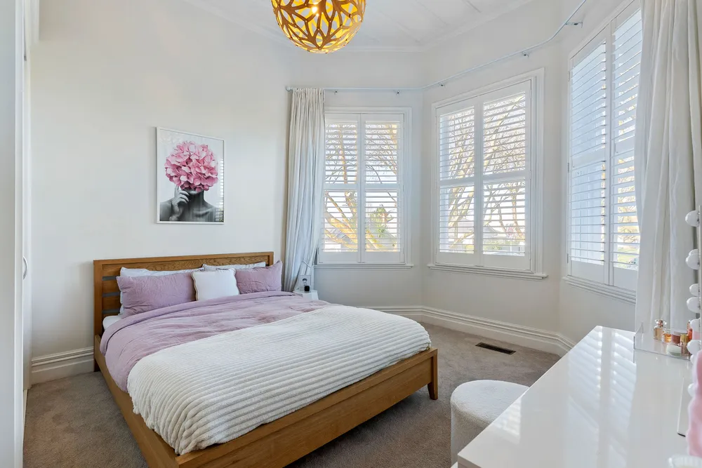 Photos of 1 Surrey Crescent