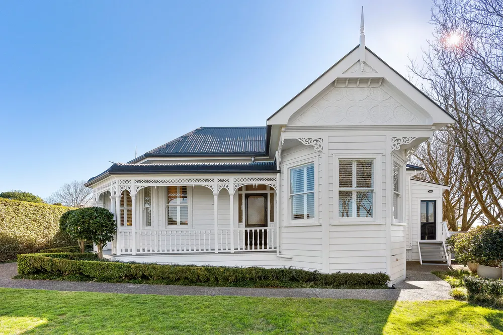 Photos of 1 Surrey Crescent