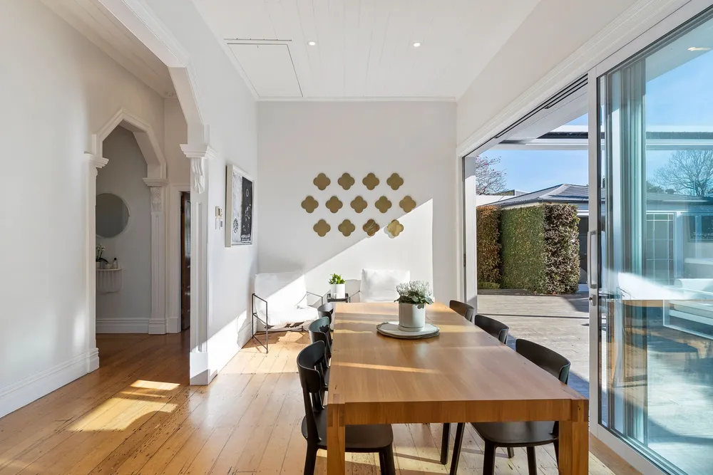 Photos of 1 Surrey Crescent