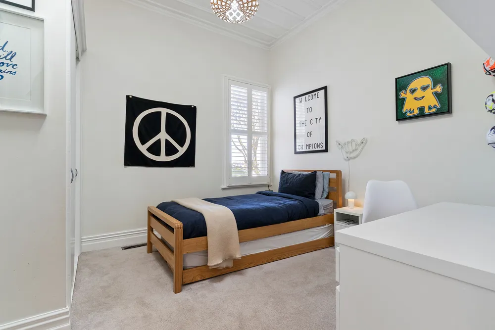Photos of 1 Surrey Crescent