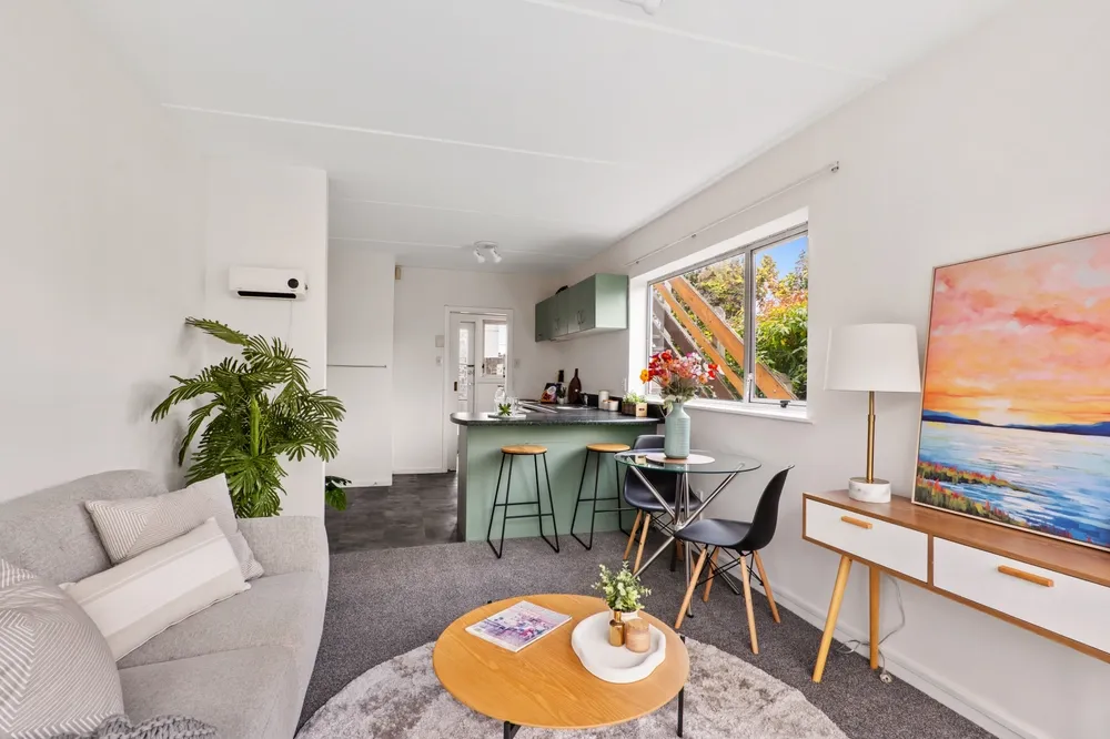 Photos of 1/41 Hastings Street West