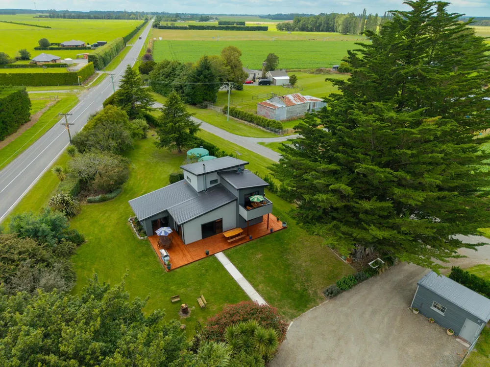 Photos of 2501 Bealey Road