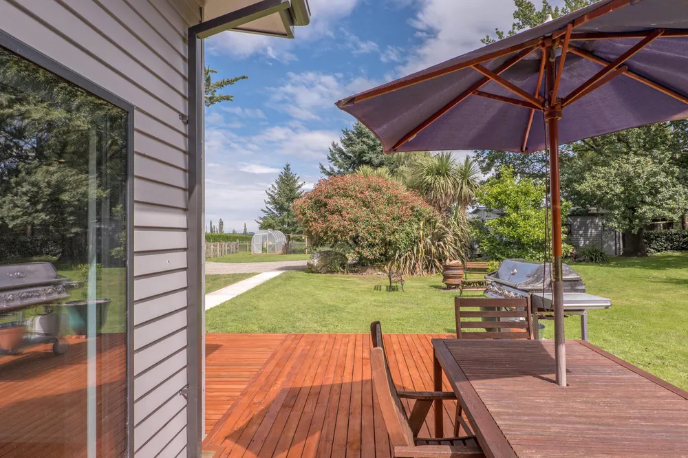Photos of 2501 Bealey Road