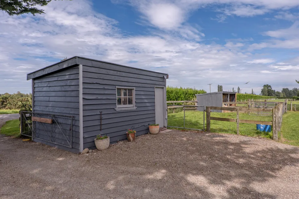Photos of 2501 Bealey Road